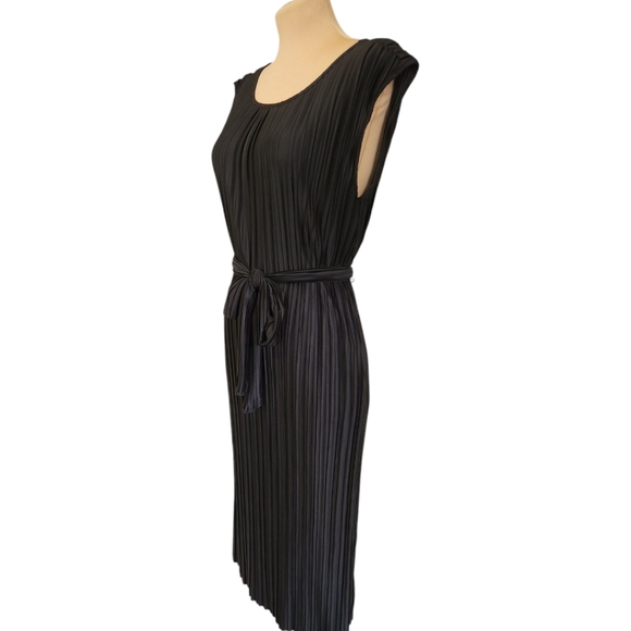 DKNY🔖NWT! Black Sleeveless Pleated Midi Dress - Size 10 - Picture 6 of 13